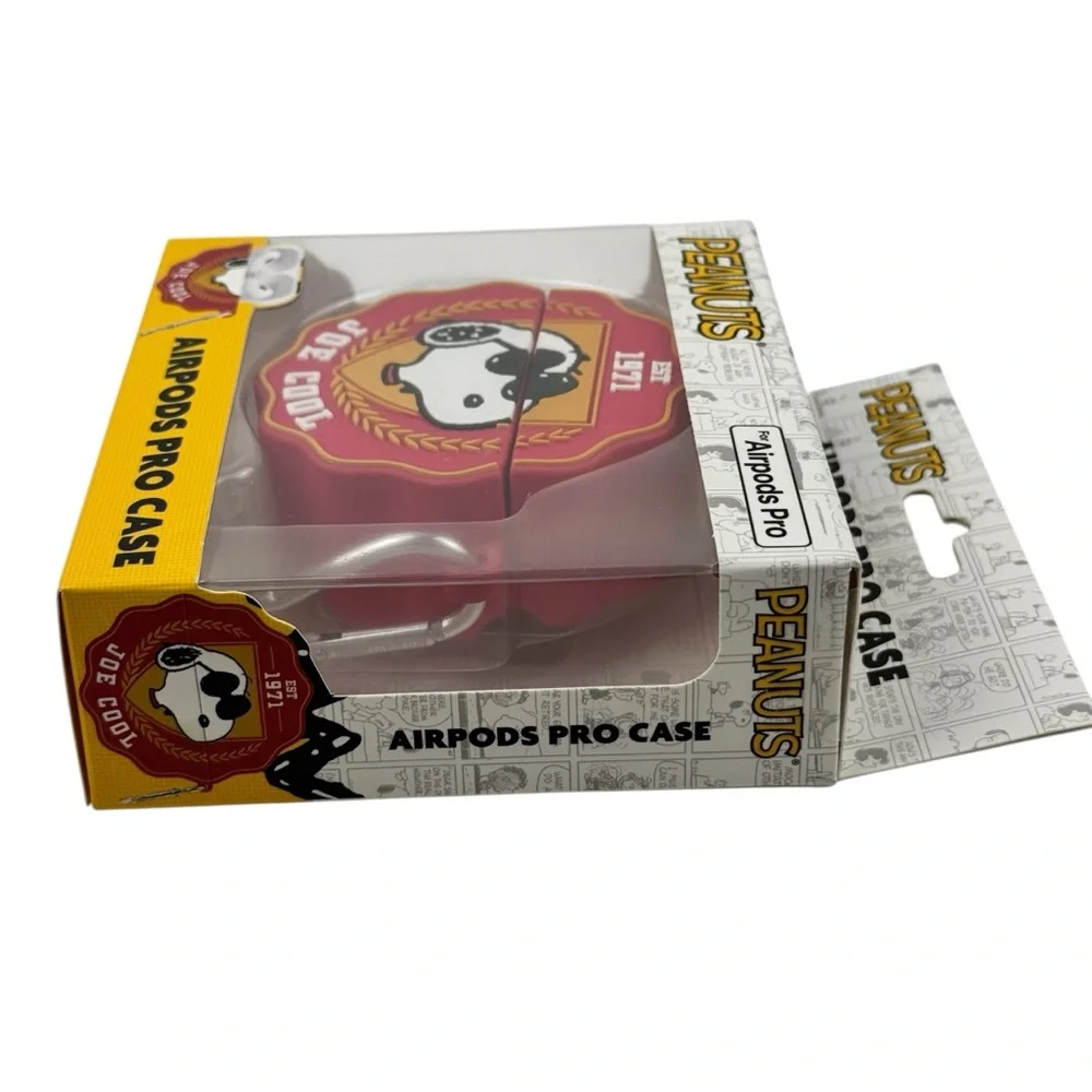NIB Peanuts AirPods Pro Case Snoopy Protective Cover Red